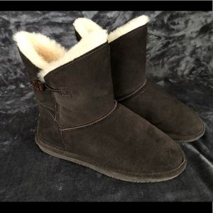 Bearpaw boots size 9